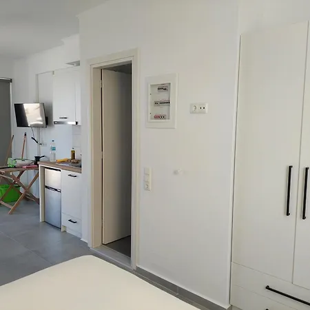 Almiriki- Ground Floor Seafront Appartamento