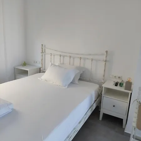 Almiriki- Ground Floor Seafront Lejlighed *