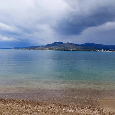 Almiriki- Ground Floor Seafront Appartement